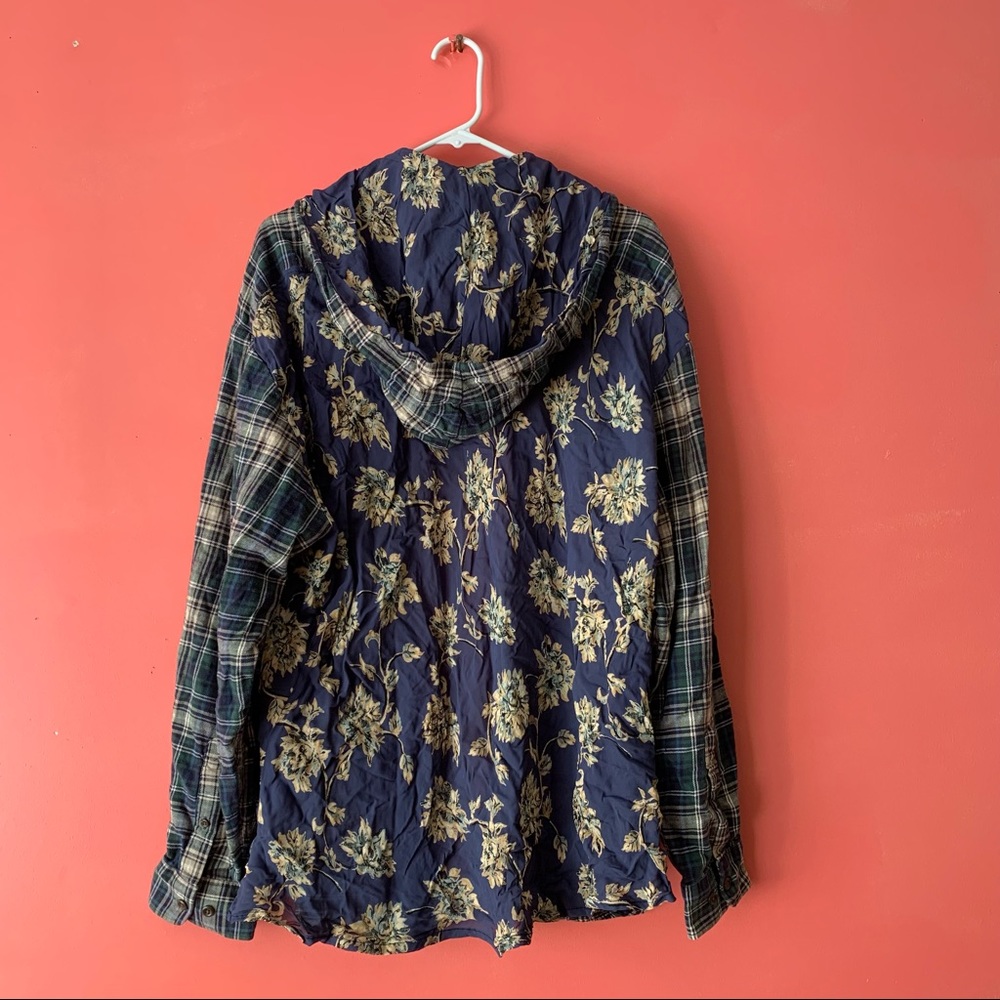 LF furst of a kind hooded floral flannel